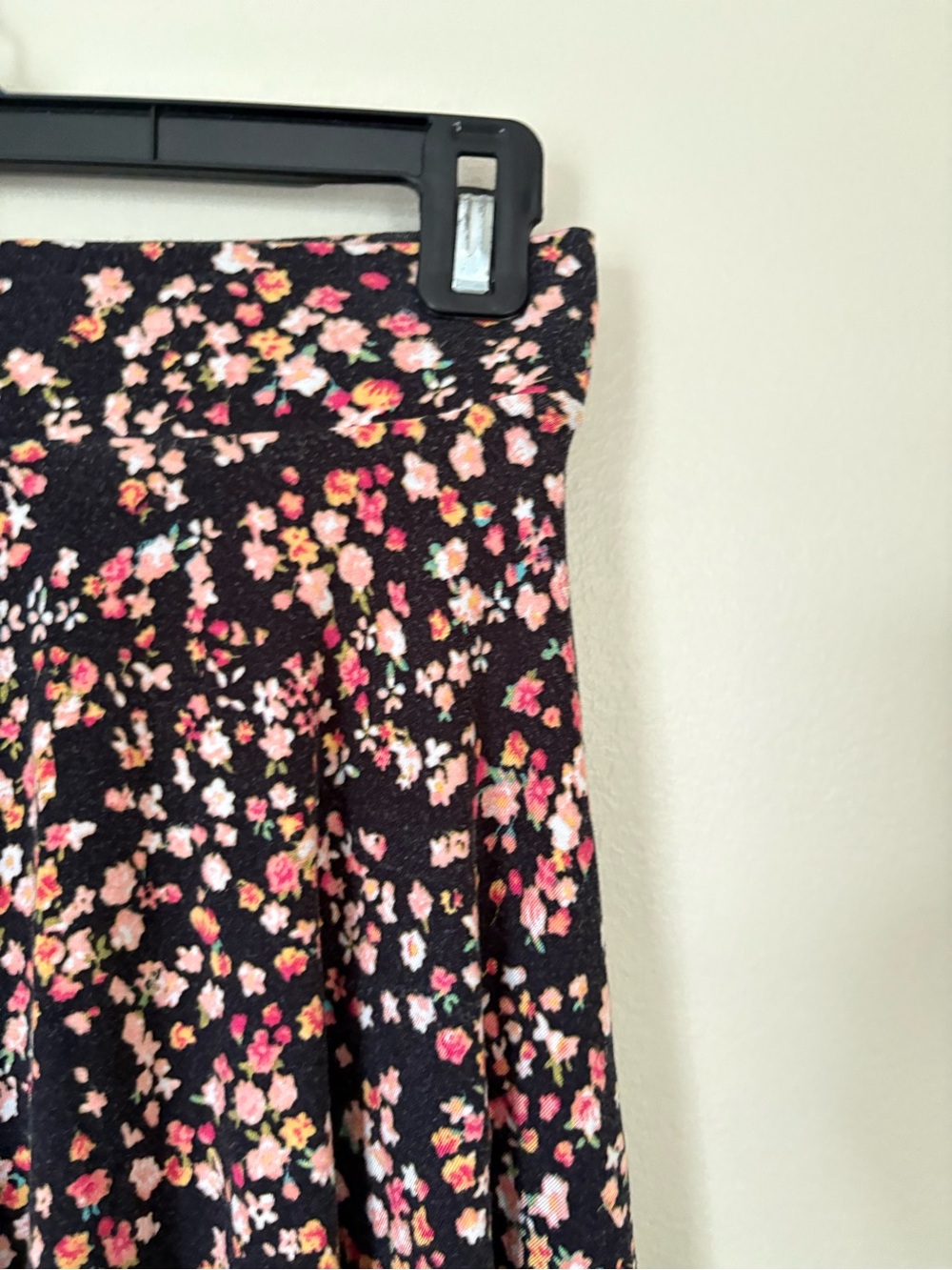 Decree Black Floral Circle Skirt Size Small - Picture 4 of 7
